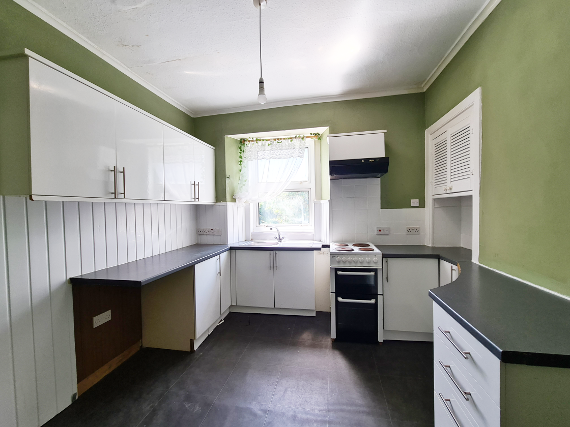10. Kitchen a