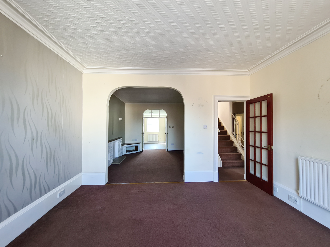 8. Dining room a